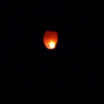 image tirée d'une vidéo d'une lanterne thaïlandaise lancée par Thibaut Alexandre le 15 juin 2011
