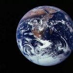 La Terre photographiée par l’équipage d’Apollo 17. Le pays de Boucles d'Or s'étendrait-il au-delà ?