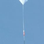 Le détecteur de rayons cosmiques Atic s'envole pour la stratosphère suspendu à un ballon