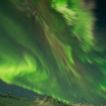 Il n'aura pas fallu plus d'une seconde pour immortaliser cette aurore au-dessus de l'Islande la nuit dernière, signe de l'intensité hors du commun du spectacle.