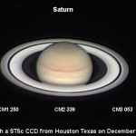 Saturne vue depuis Houston, Texas, par Ed Grafton le 11 décembre 2002, à l’aide d’une caméra CCD au foyer d’un télescope de 35 centimètres de diamètre.