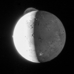Eruptions volcaniques sur Io photographiées par la sonde New Horizons le 28 février 2007