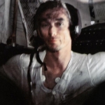 Gene Cernan couvert de poussière de Lune après une sortie du Module Lunaire lors de la mission Apollo 17