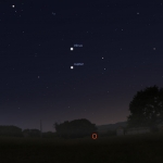 Vénus et Jupiter alignées sur la verticale ce soir vers 20h, au-dessus de l'horizon ouest. Un peu au dessus, on devine l'amas des Pléiades, et en haut à gauche, Aldébaran, l'oeil rouge du Taureau