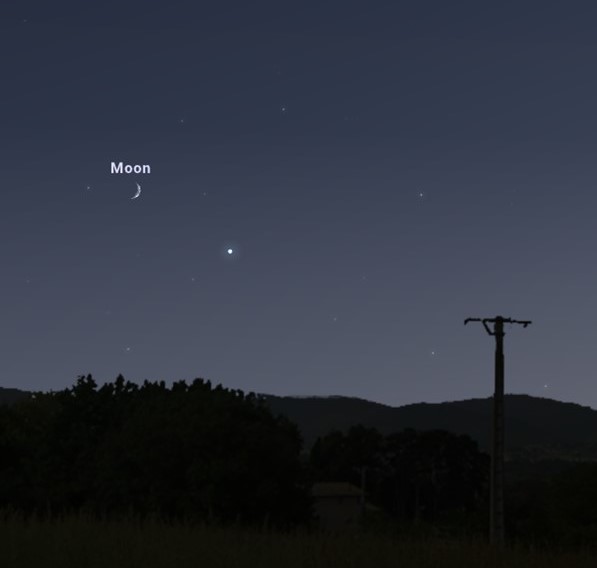 Aspect du ciel au-dessus de l\'horizon Ouest le 21 août 2023 vers 22h. On distingue clairement le croissant de Lune en train de se coucher, et l\'étoile Spica de la Vierge.