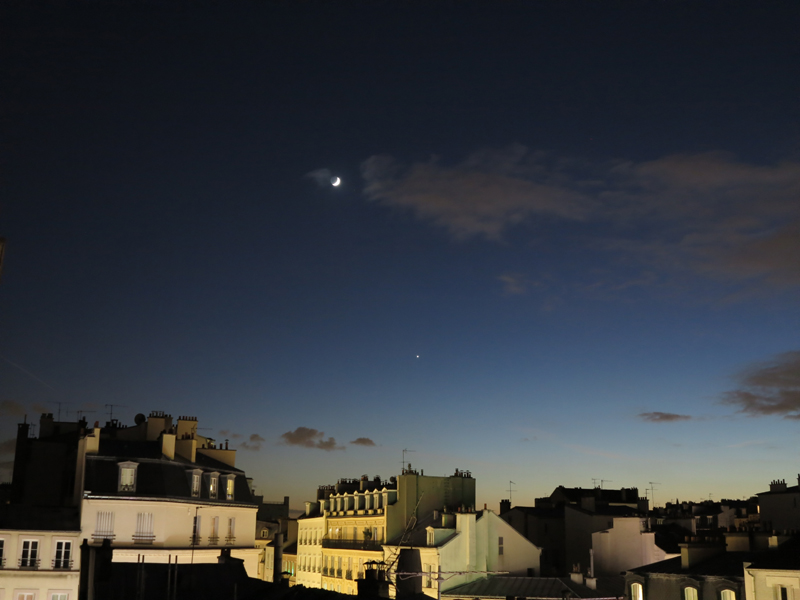 Vénus et la Lune le 6 décembre 2013 vues depuis Vincennes à 17h45