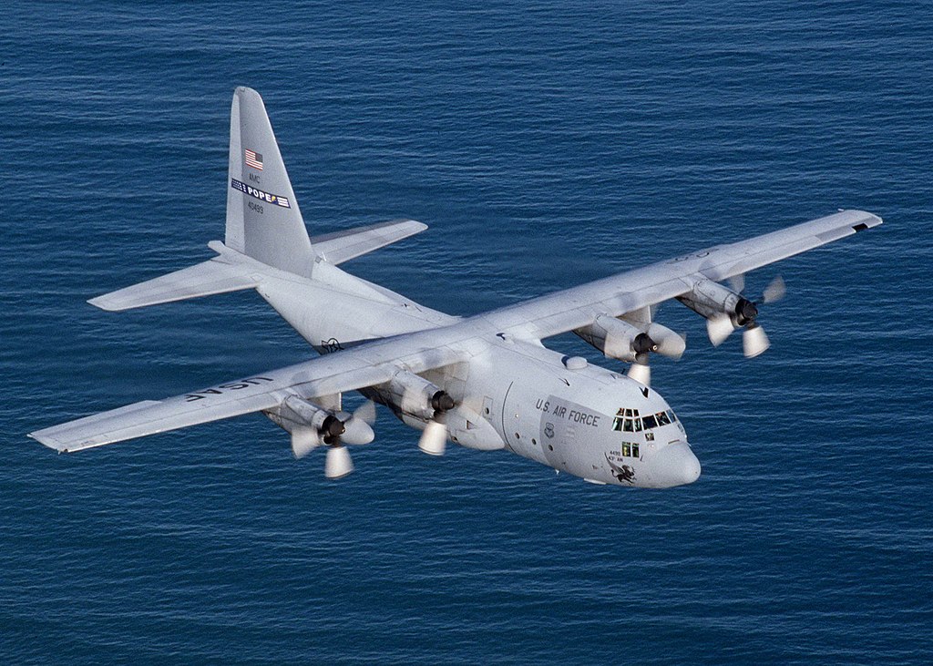 Un Hercules C-130 de l\'armée de l\'air des États-Unis d\'Amérique