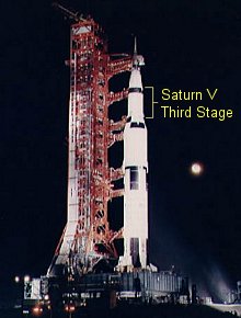 La fusée Saturne 5 de la mission Apollo 12 parée au lancement en 1969 