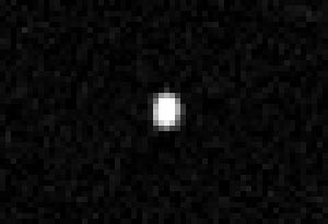 Cette image réelle de Quaoar obtenue par Hubble est un composite de 16 poses individuelles