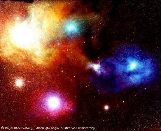 L’étoile la plus brillante du complexe de formation d’étoiles Sco-Cen est sans conteste la géante rouge Antarès, qui donne ici une coloration jaune à la nébuleuse située au coin supérieur gauche de cette image. Antarès sera peut-être la prochaine supernova à exploser dans Sco-Cen mais, située à 500 années-lumière de distance, elle ne présentera aucun danger pour la vie sur Terre