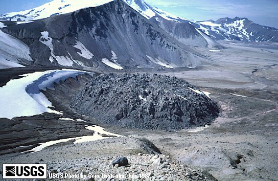 Vue aérienne du dôme de Novarupta réalisée le 29 juillet 1987