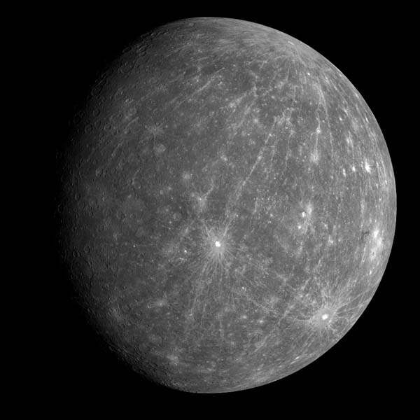 Une des premières images de régions jusque là inconnues de Mercure renvoyées par la sonde Messenger Le 6 octobre 2008