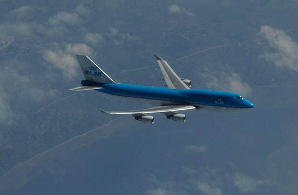 Un Boeing 747 de la KLM semblable à celui qui eut en 1989 des problèmes de propulsion suite à la traversée d\'un panache de cendres jailli du Mont Redoubt