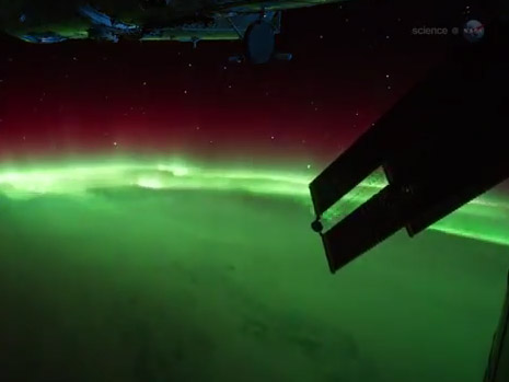 Une aurore boréale vue depuis l\'ISS