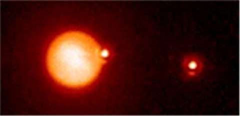 La première des deux étoiles qui composent ce système stellaire double est sur le point de disparaître. Mais sur l\'animation (voir adresse dans l\'article) on constate avec surprise que l\'étoile ne s\'évanouit pas complètement. Ce phénomène est dû à la réfraction atmosphérique.