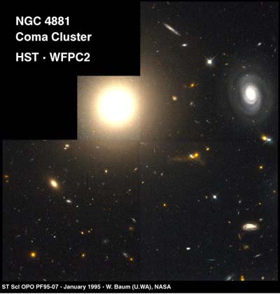 La galaxie elliptique NGC4881 est l\'objet le plus brillant, en haut à gauche