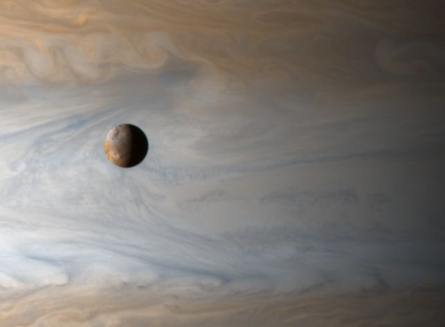 Io : une lune au-dessus de Jupiter