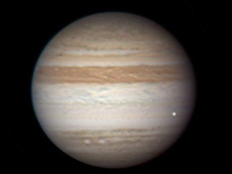 L\'impact du 3 juin 2010 sur Jupiter observé par Anthony Wesley. C\'est déjà lui qui le premier avait repéré le précédent impact le 19 juillet 2009