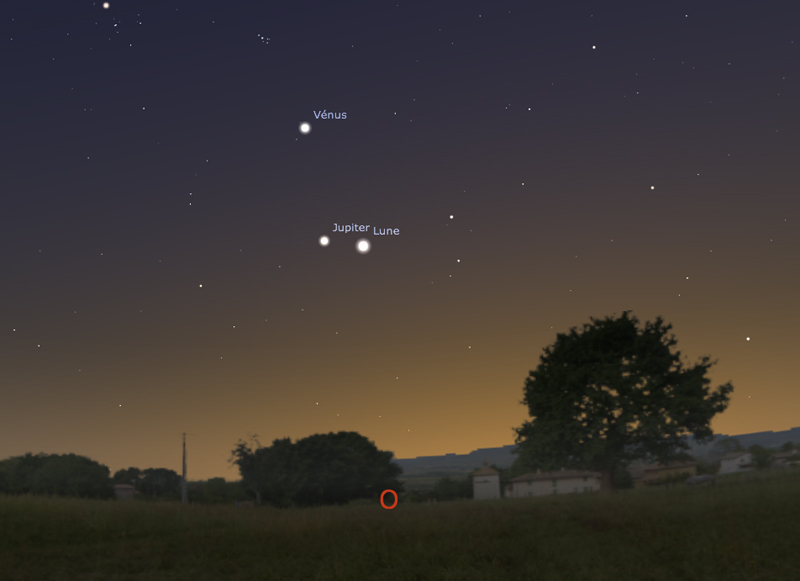 Vénus, Jupiter (en bas à gauche) et un mince croissant lunaire formeront dès ce soir une émouvante trinité sur l\'horizon ouest environ une heure après le coucher du Soleil.